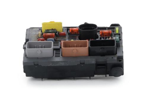 Used Fuse box Fuse box 37086707 37086707