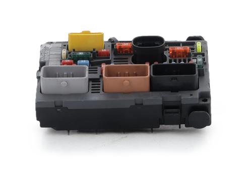 Used Fuse box Fuse box 37869842 37869842