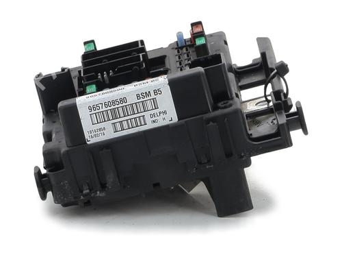 Boîte à Fusibles PEUGEOT 206+ (2L_, 2M_) 1.1 (60 hp) 29198160