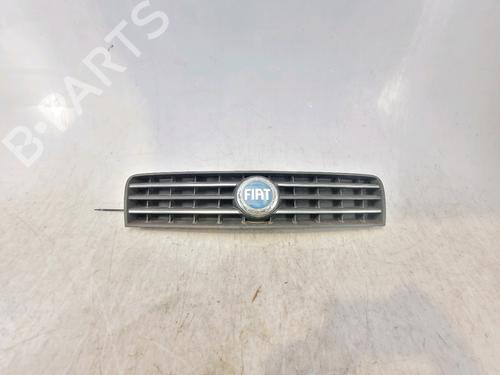Used Grille FIAT PUNTO (188_) 1.2 60 (188.030, .050, .130, .150, .230, .250) (60 hp) 20673693