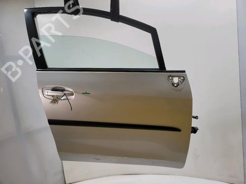 Used Right front door Right front door TOYOTA VERSO (_R2_) 1.8 (ZGR21_, ZGR21R) (147 hp) 39899277 39899277