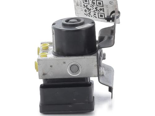 Used ABS pump TOYOTA YARIS (_P9_) 1.4 D-4D (NLP90_, NLP90R) (90 hp) 31367342