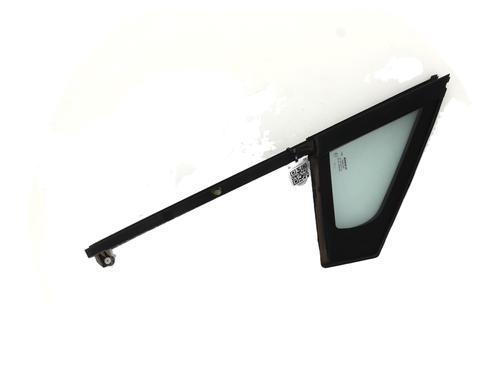 front-right-quarter-glass-renault-clio-iv-bh_-2012-2013-2014-2015-2016-2017-2018-2019-2020-2021-31749786 main image