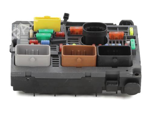 Used Fuse box PEUGEOT PARTNER Tepee 1.6 BlueHDi 120 (120 hp) 28365606