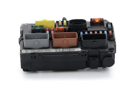 Used Fuse box Fuse box 39194584 39194584