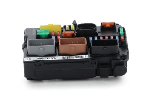 Used Fuse box Fuse box 39224699 39224699