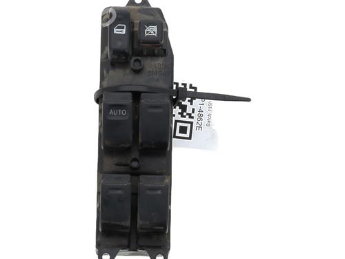 Used Left front window switch TOYOTA RAV 4 II (_A2_) 2.0 D 4WD (CLA20_, CLA21_, CLA20R, CLA21R) (116 hp) 31121982
