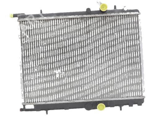 water-radiator-peugeot-307-3ac-2000-2001-2002-2003-2004-2005-2006-2007-2008-2009-2010-2011-2012-36487829 main image