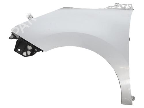 Guarda-lamas esquerdo PEUGEOT 5008 (0U_, 0E_) 1.6 HDi (110 hp) 31086109