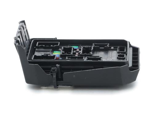 Used Fuse box RENAULT CAPTUR II (HF_) E-TECH 145 (HFMU) (143 hp) 31152674