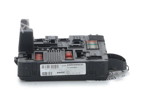 Used Fuse box RENAULT MEGANE II Coupé-Cabriolet (EM0/1_) 1.6 (113 hp) 31304410