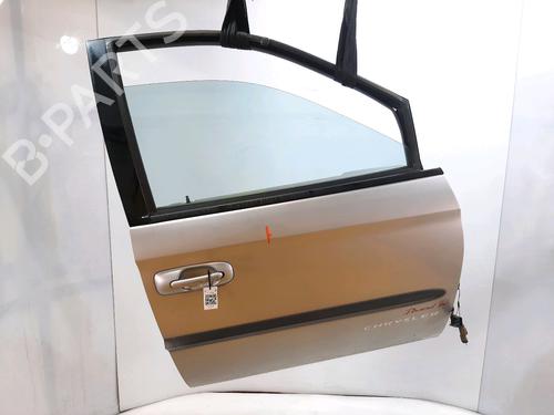 Used Right front door CHRYSLER VOYAGER IV (RG, RS) 2.5 CRD (141 hp) 18453562