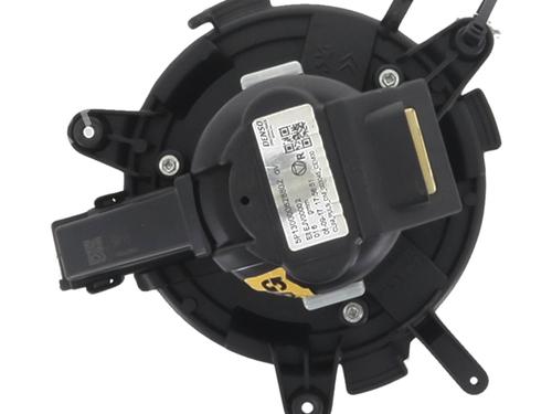 Used Heater blower motor Heater blower motor PEUGEOT 5008 II (MC_, MJ_, MR_, M4_) 1.6 BlueHDi 120 (MCBHZH, MCBHZW) (120 hp) 33300271 33300271