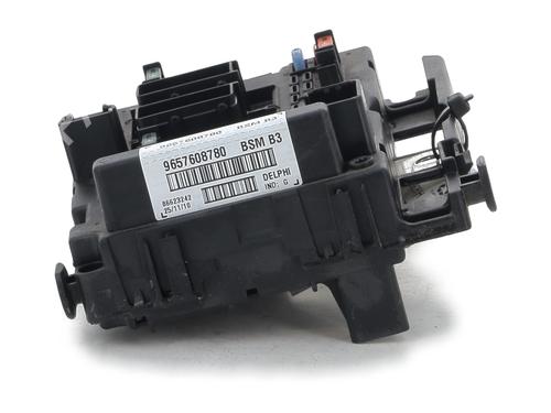 Used Fuse box PEUGEOT 206+ (2L_, 2M_) 1.4 HDi eco 70 (68 hp) 30379658