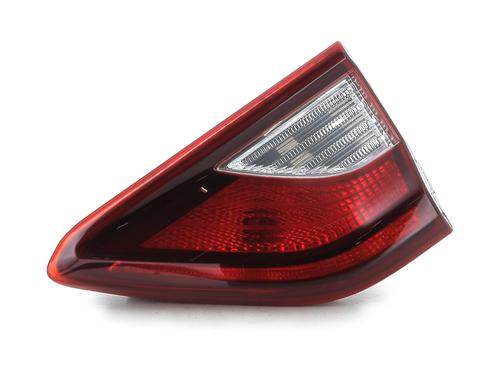 right-tailgate-light-kia-stonic-yb-2017-31867247 main image