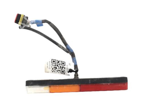 Used Right taillight Right taillight SUZUKI SAMURAI Closed Off-Road Vehicle (SJ_) 1.3 All-wheel Drive (SJ413, SJ70, SJ80) (70 hp) 40248425 40248425