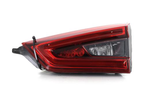 Feu de coffre gauche NISSAN QASHQAI II (J11, J11_) 1.5 dCi (116 hp) 31963501