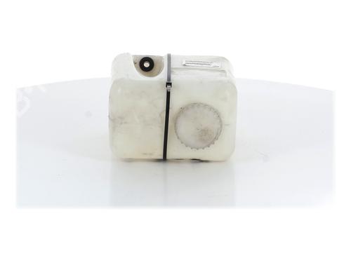 Used Windscreen washer tank LADA NIVA Closed Off-Road Vehicle (2121, 2131) 1700 i 4x4 (82 hp) 25908091