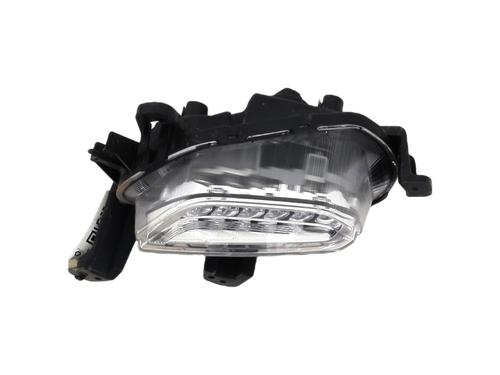 right-daytime-light-hyundai-i30-pde-pd-pden-2016-23874794 main image