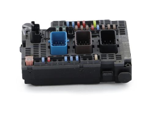 Used Fuse box Fuse box 39194557 39194557