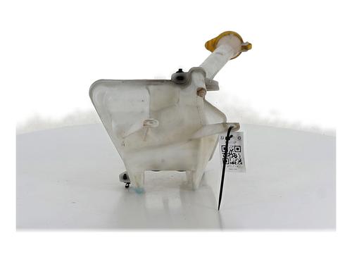 Used Windscreen washer tank TOYOTA YARIS (_P13_) 1.4 D (NLP130_, NLP130) (90 hp) 25452808