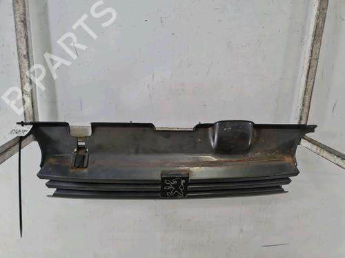 Used Grille PEUGEOT 405 I (15B) 1.9 Diesel (69 hp) 20130390