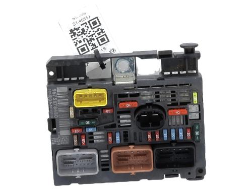 Fuse box PEUGEOT 308 SW I (4E_, 4H_) 1.6 HDi | BP28332665E1