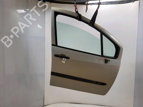 Puerta delantera derecha RENAULT MODUS / GRAND MODUS (F/JP0_) 1.5 dCi (FP0E, JP0E) (65 hp) 30842424