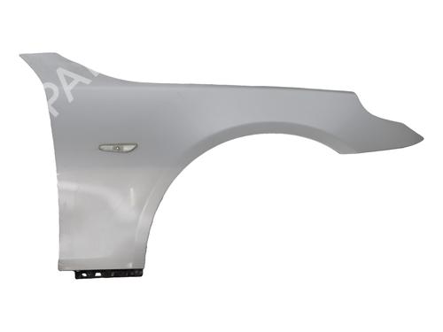 Used Right front fenders Right front fenders BMW 5 (E60) 530 d (218 hp) 34146998 34146998