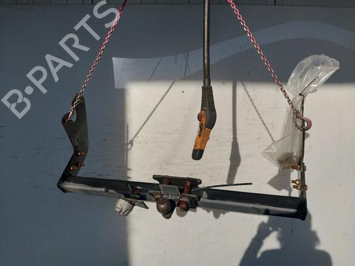 Used Tow ball/Mechanism TOYOTA HIACE IV Van (__H1_, __H2_) 2.5 D-4D 4WD (KLH28, KLH18) (117 hp) 32654033