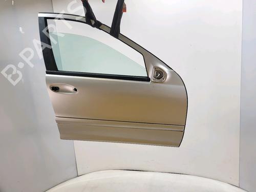 Used Right front door MERCEDES-BENZ C-CLASS (W203) C 200 CDI (203.007) (122 hp) 30982898