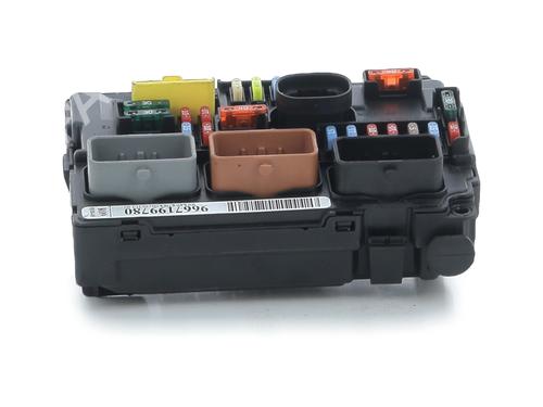fuse-box-citroen-c3-ii-sc_-2009-31749336 main image