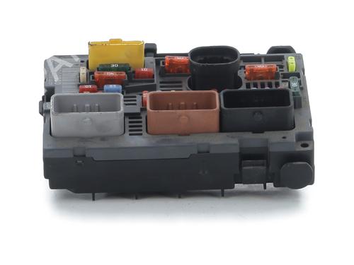fuse-box-peugeot-5008-0u_-0e_-2009-2010-2011-2012-2013-2014-2015-2016-2017-31963761 main image