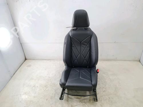 Used Right front seat DS DS 3 / DS 3 CROSSBACK (UR_, UC_, UJ_) 1.5 BlueHDi 130 (UCYHZR) (131 hp) 27901982
