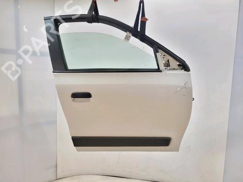 Dør høyre foran Dør høyre foran RENAULT TWINGO III (BCM_, BCA_) 1.0 SCe 70 (71 hp) 33646383 33646383