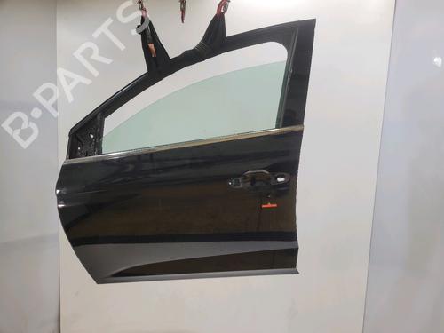 left-front-door-renault-megane-iv-hatchback-b9amn_-2015-40034196 main image