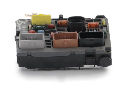 Used Fuse box Fuse box 37280747 37280747