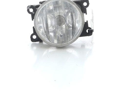 right-front-fog-light-citroen-c4-cactus-2014-32513096 main image