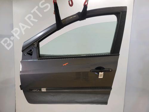 Dør venstre fortil Dør venstre fortil RENAULT CLIO III (BR0/1, CR0/1) 1.5 dCi (BR17, CR17) (86 hp) 36592726 36592726
