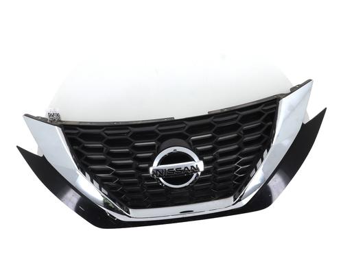 Used Grille NISSAN JUKE (F16_) DIG-T 117 (117 hp) 32254929