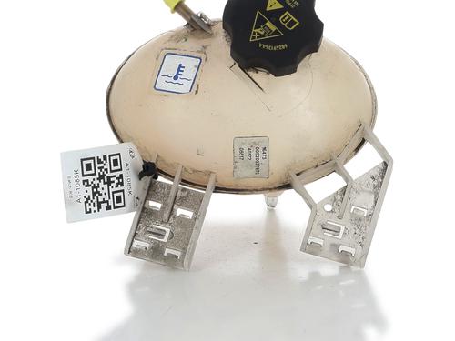 Used Expansion tank FIAT 500X (334_) 2.0 D Multijet 4x4 (334AXB22, 334AXD2B) (140 hp) 31152448