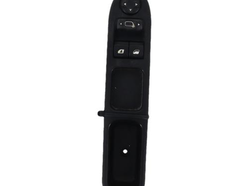 Venstre fortil elrude kontakt Venstre fortil elrude kontakt PEUGEOT 207 (WA_, WC_) 1.4 HDi (68 hp) 39764270 39764270