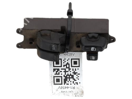 Used Left front window switch Left front window switch TOYOTA LAND CRUISER 90 (_J9_) 3.0 D-4D 4WD (KDJ90_, KDJ95_, KDJ90W, KDJ95W) (163 hp) 39898394 39898394