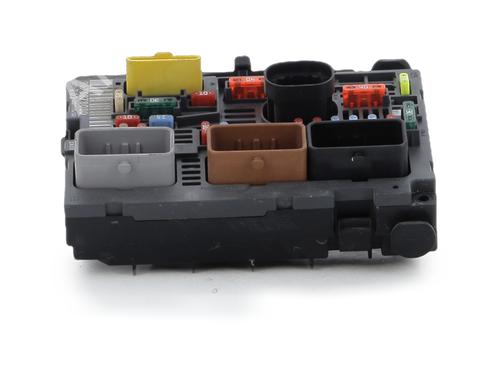 Used Fuse box Fuse box 37709568 37709568
