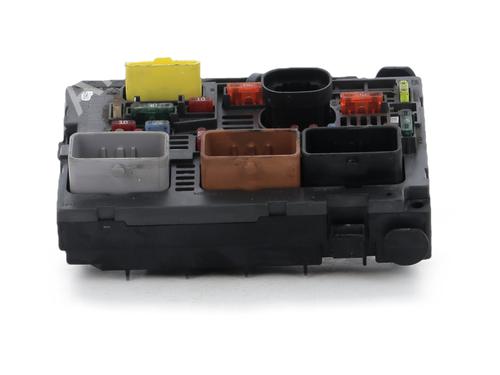 Used Fuse box Fuse box 39224441 39224441