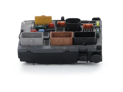 Used Fuse box Fuse box 38586099 38586099