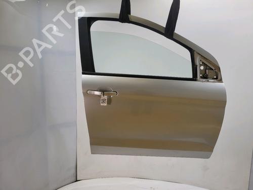 Used Right front door Right front door 39194573 39194573