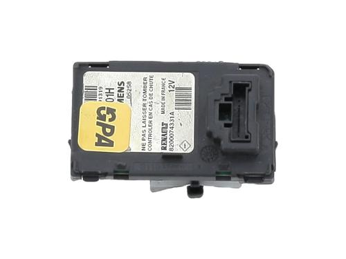 card-reader-renault-megane-ii-bm01_-cm01_-2001-2002-2003-2004-2005-2006-2007-2008-2009-2010-2011-2012-32401791 main image