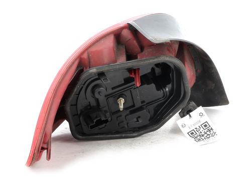 Feu arrière droit PEUGEOT 206 Hatchback (2A/C) 2.0 HDI 90 | BP30841927C35