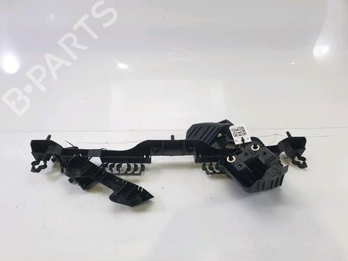Used Rear bumper bracket RENAULT CLIO V (B7_) 1.0 TCe 90 (B7MT) (91 hp) 28068633